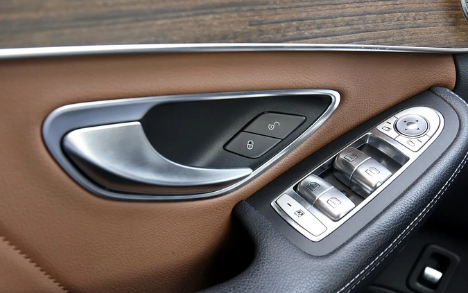 Mercedes-Benz Klasa C cena 138988 przebieg: 86000, rok produkcji 2019 z Knurów małe 562
